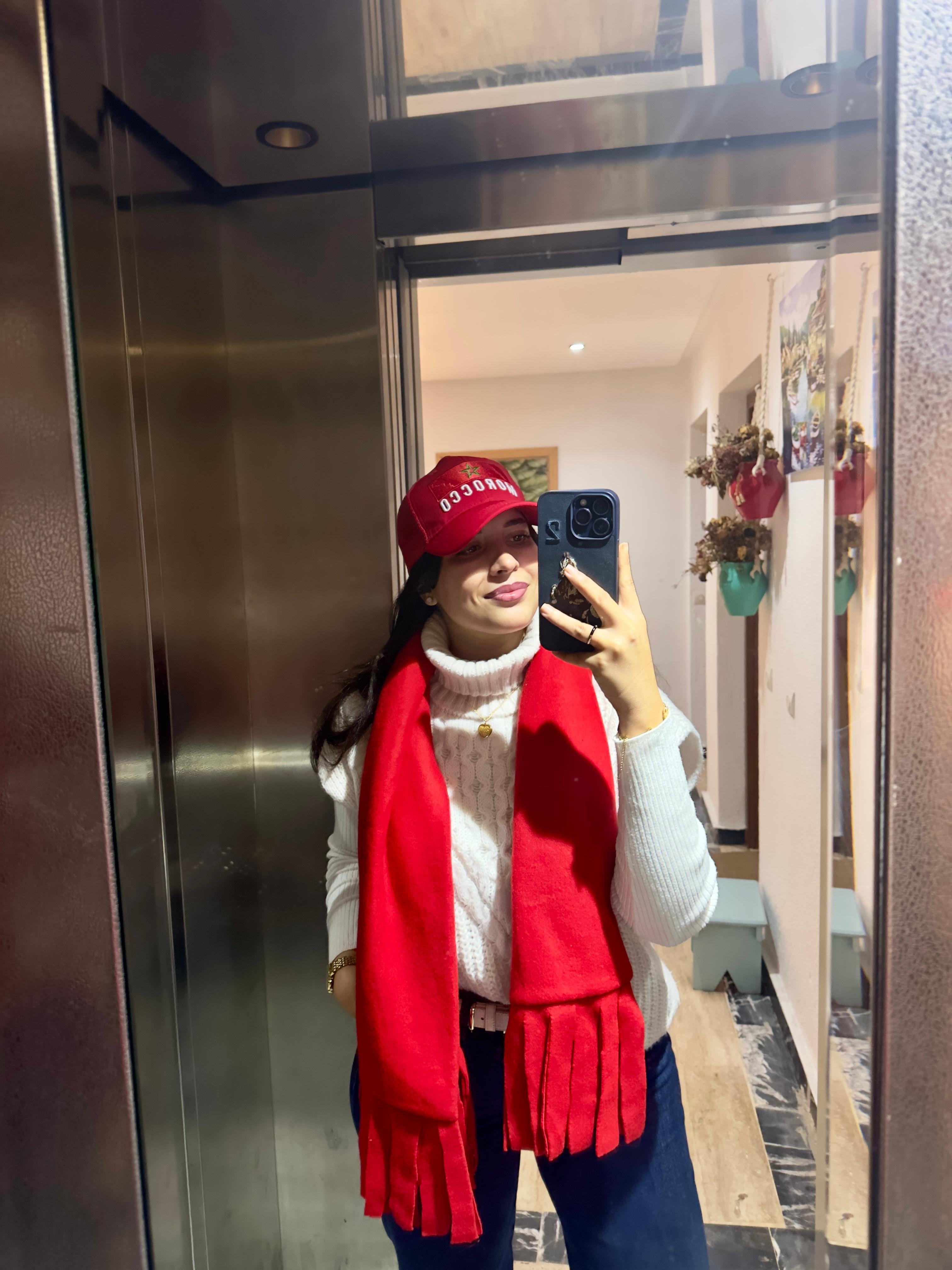 red scarf MIKASA polaine